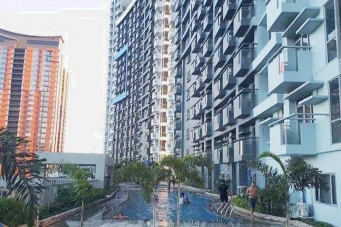 Great View With Balcony In Araneta Center Apartment Manila Ngoại thất bức ảnh