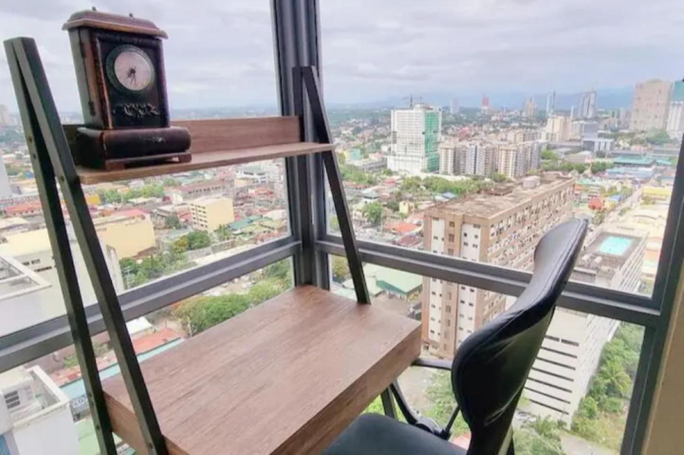 Great View With Balcony In Araneta Center Apartment Manila Ngoại thất bức ảnh